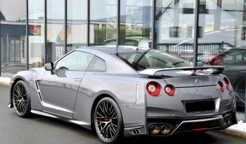 Nissan GT-R Black Edition full