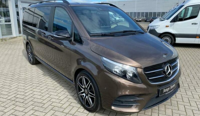 Mercedes-Benz V 220 full