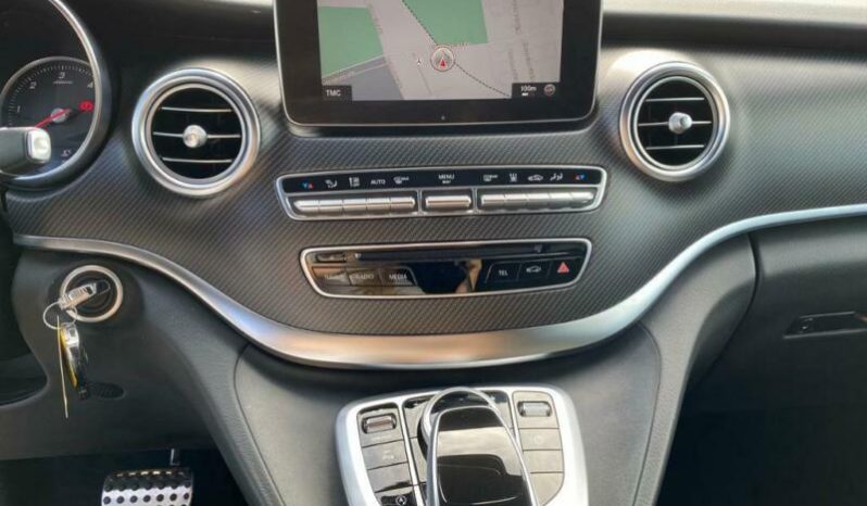 Mercedes-Benz V 220 full