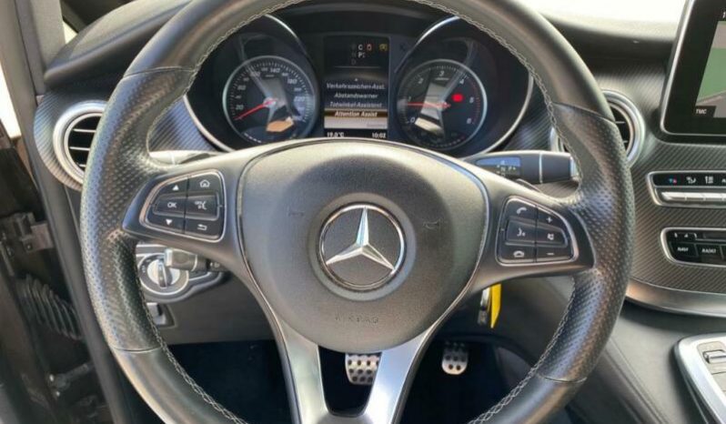 Mercedes-Benz V 220 full