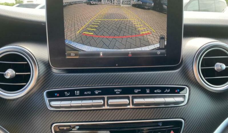 Mercedes-Benz V 220 full