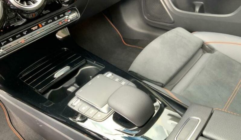 Mercedes-Benz CLA 250 AMG full
