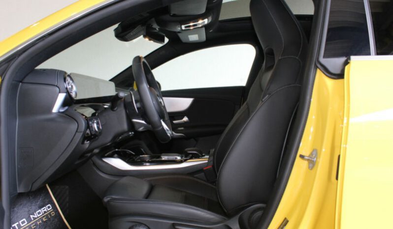Mercedes-Benz CLA 35 AMG full