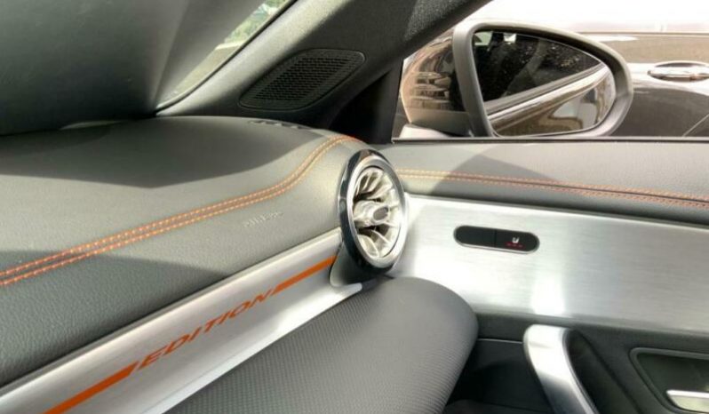 Mercedes-Benz CLA 250 AMG full