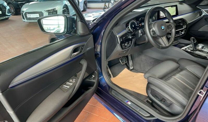 BMW 540d xDrive Touring M-Sport full