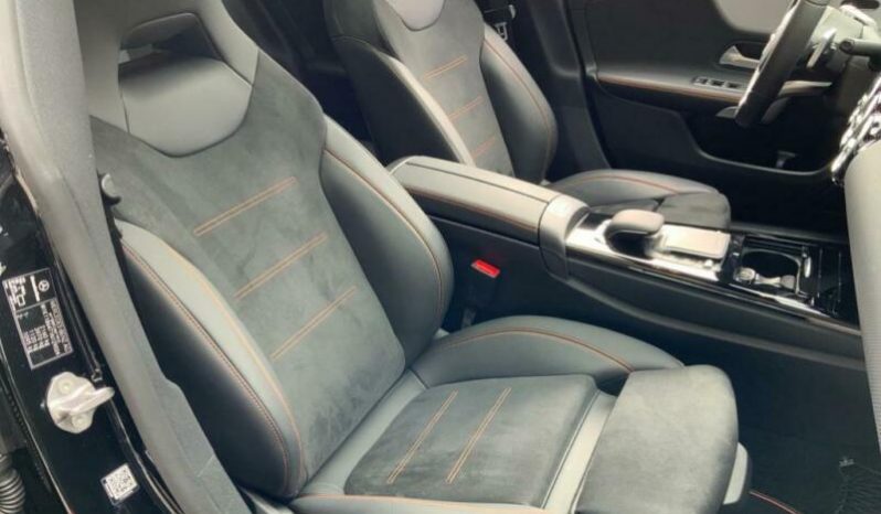 Mercedes-Benz CLA 250 AMG full
