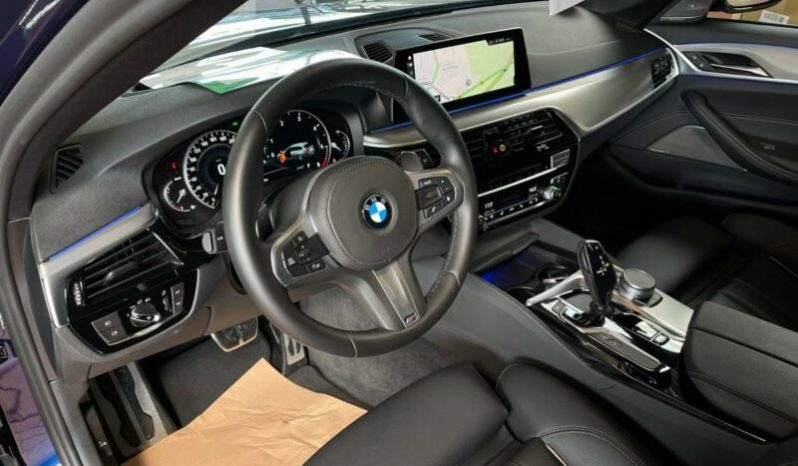 BMW 540d xDrive Touring M-Sport full