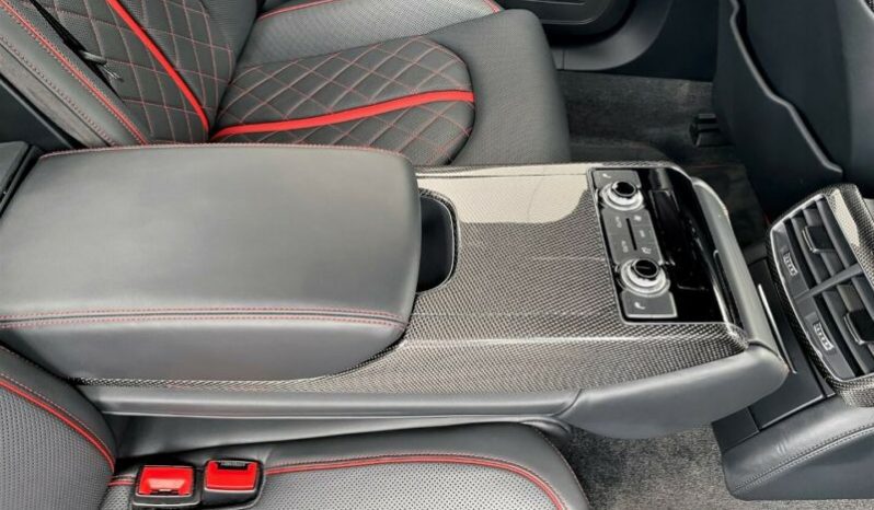 Audi S8 4.0TFSI QUATTRO full