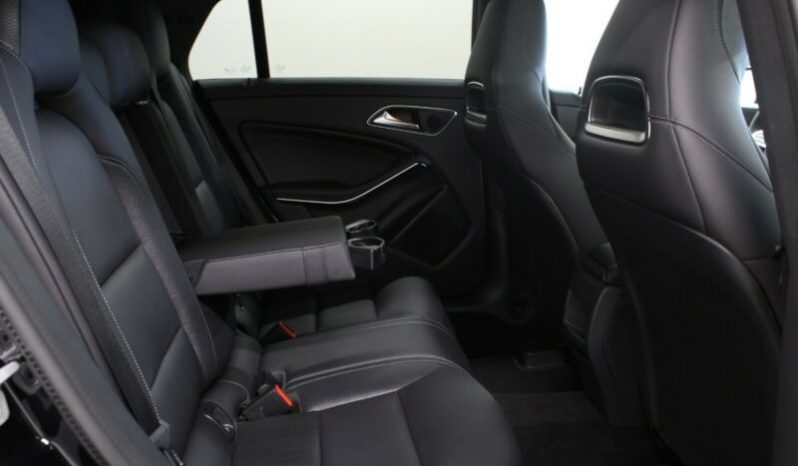 Mercedes-Benz CLA 45 AMG full