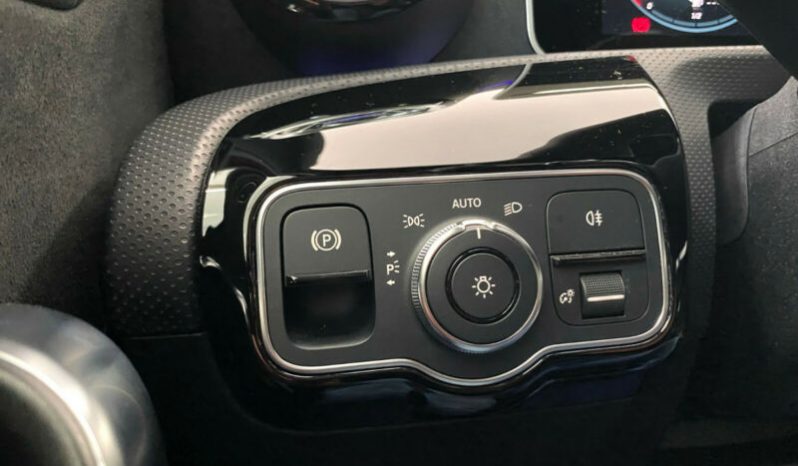 Mercedes-Benz A 200 AMG LINE full