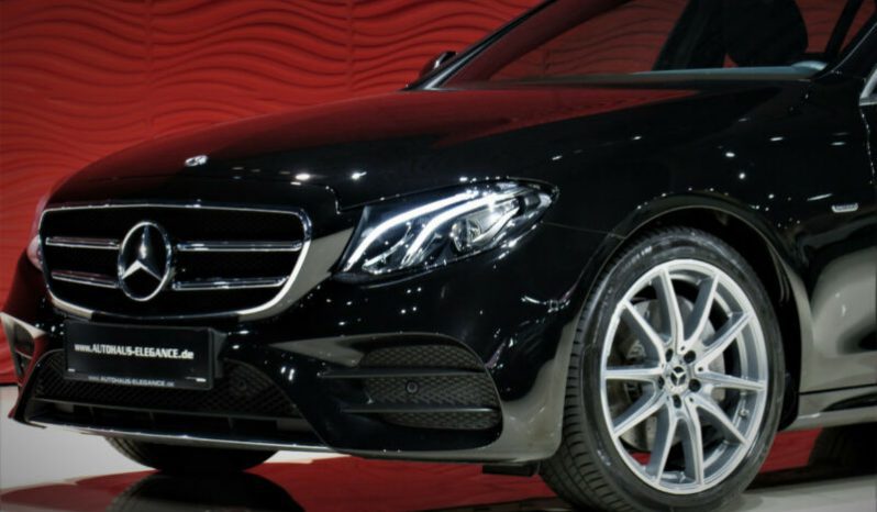 Mercedes-Benz E200 AMG-LINE full