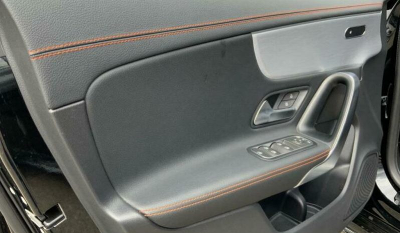 Mercedes-Benz CLA 250 AMG full