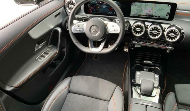 Mercedes-Benz CLA 250 AMG full