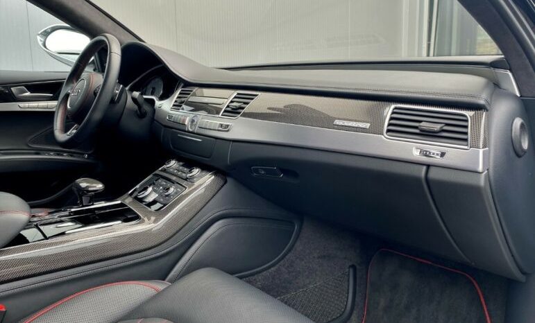 Audi S8 4.0TFSI QUATTRO full