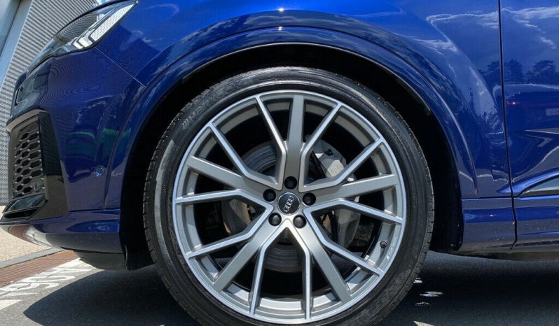 Audi Q7 full