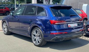 Audi Q7 full
