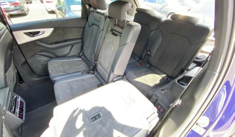 Audi Q7 full