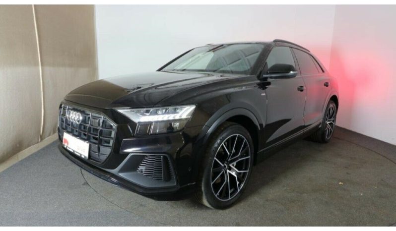 Audi Q8 full