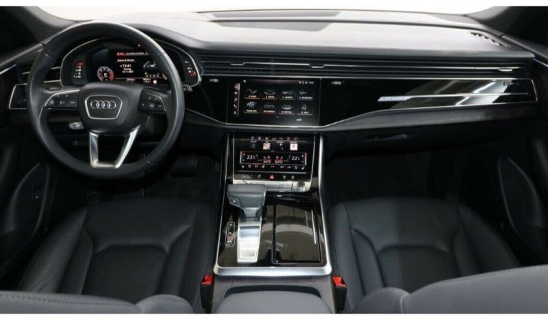 Audi Q8 full