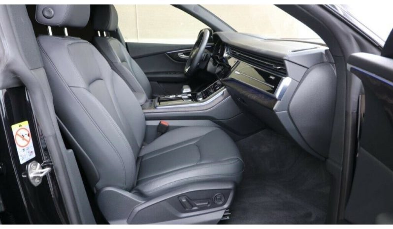 Audi Q8 full