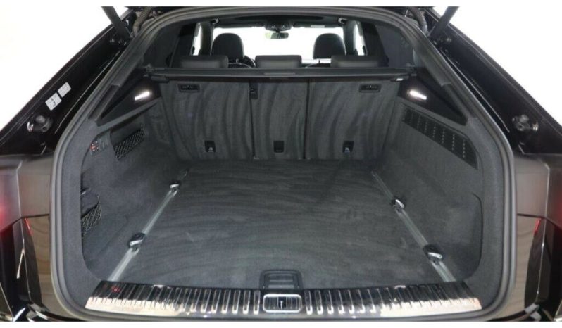 Audi Q8 full