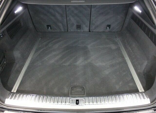 Audi Q8 full
