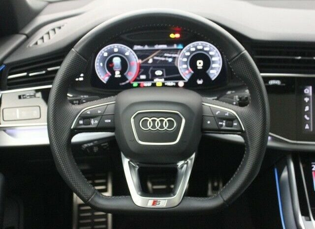 Audi Q8 full