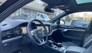 Volkswagen Touareg 3.0TDI R-LINE full