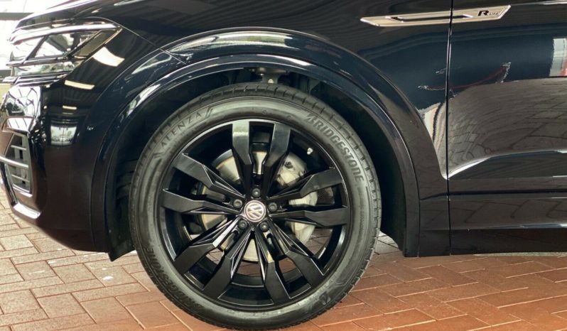 Volkswagen Touareg full