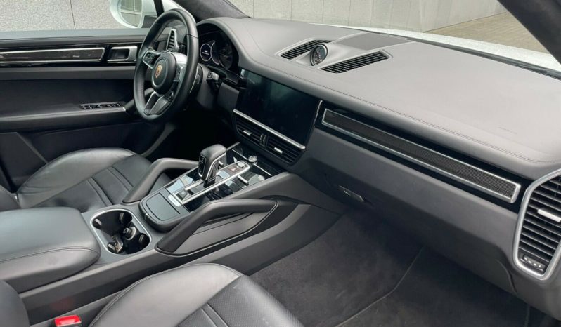 Porsche Cayenne Coupe full