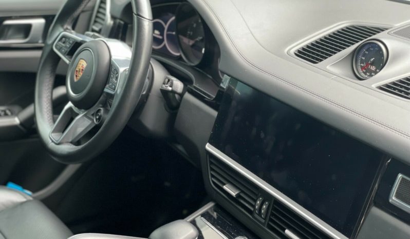 Porsche Cayenne Coupe full