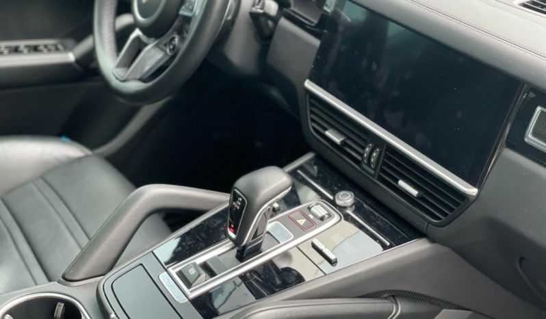 Porsche Cayenne Coupe full