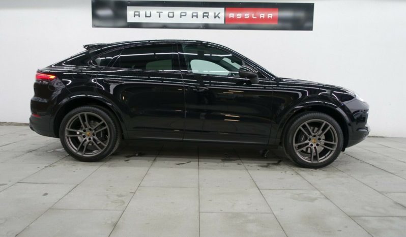Porsche Cayenne Coupe full