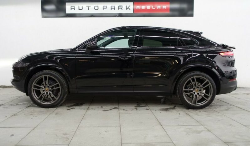 Porsche Cayenne Coupe full