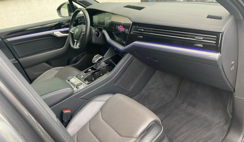 Volkswagen Touareg 3.0TDI R-LINE full