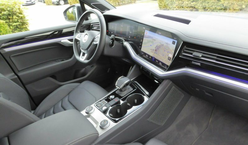 VW Touareg 3.0TDI R-LINE full
