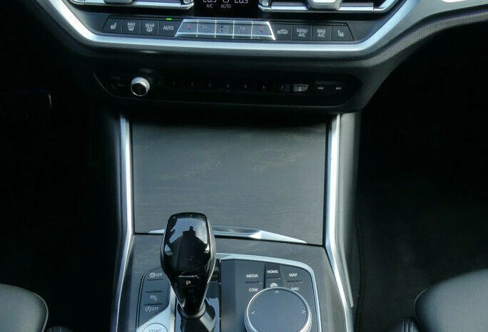 BMW 330d Touring xDrive full