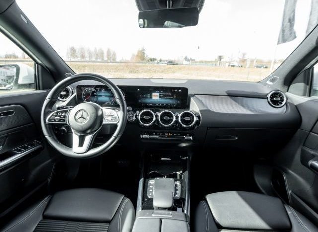 Mercedes-Benz GLA 220d 4M full