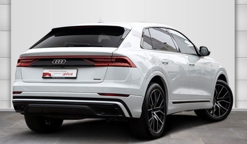 Audi Q8 full