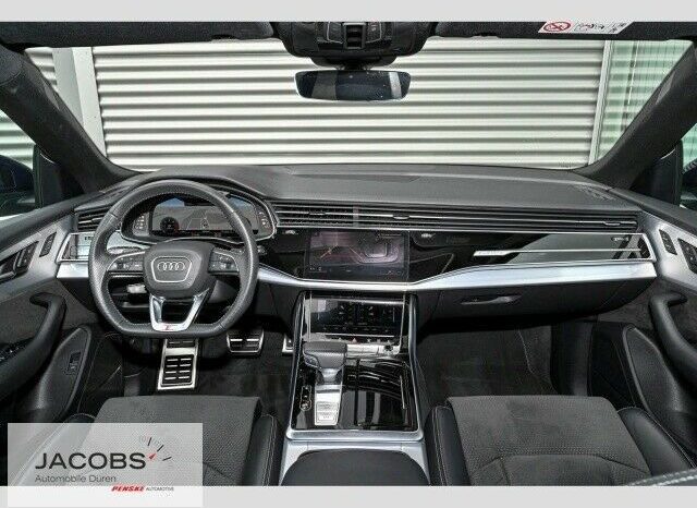 Audi Q8 full