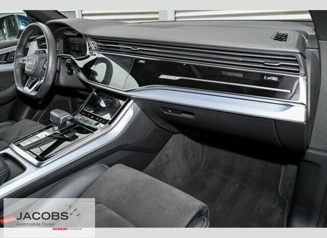 Audi Q8 full