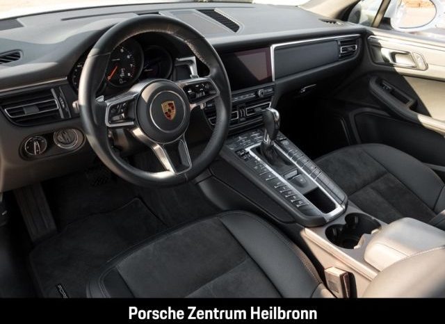 Porsche Macan full