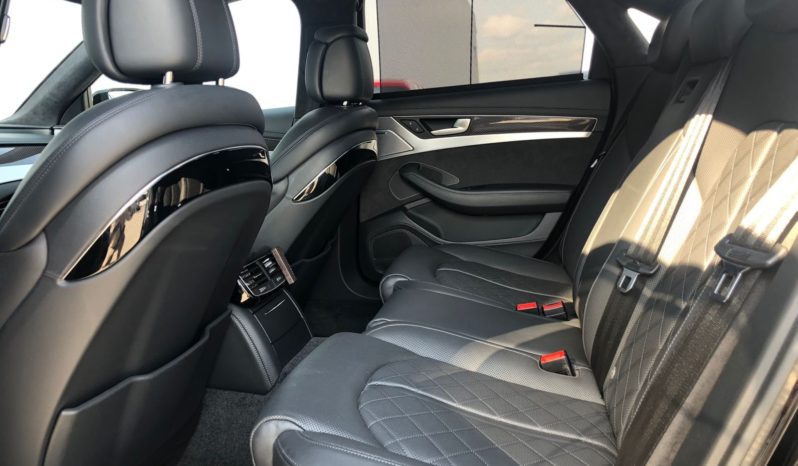 Audi S8 full