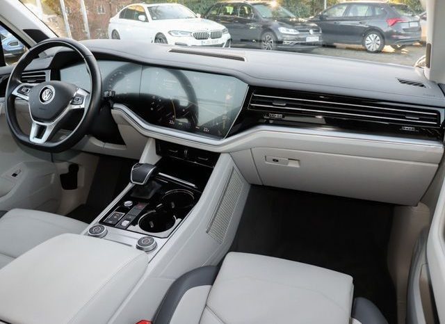 Volkswagen Touareg 3.0TDI V6 R-Line full