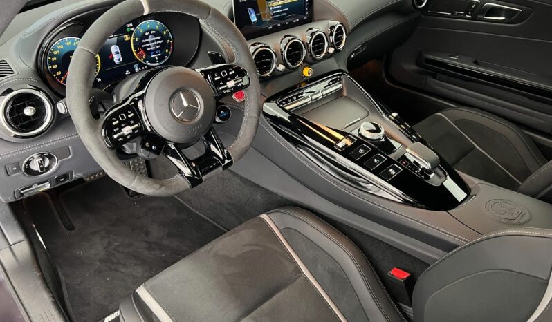 Mercedes Benz AMG GT-R full
