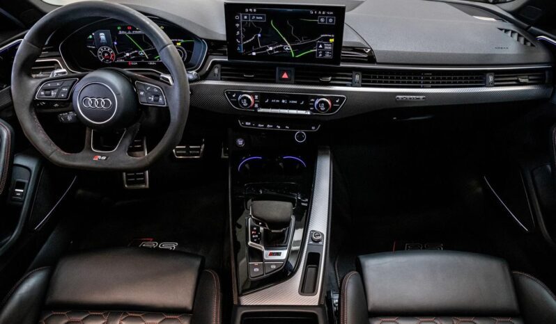 Audi RS4 Avant full