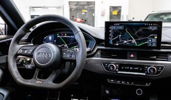Audi RS4 Avant full
