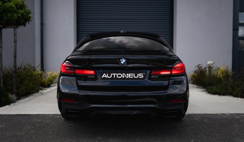 BMW M550i xDrive full