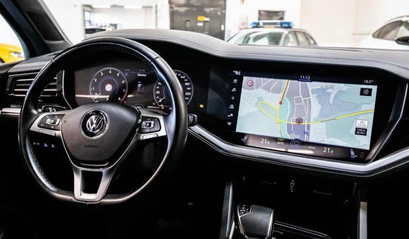 Volkswagen Touareg 3.0 V6 full