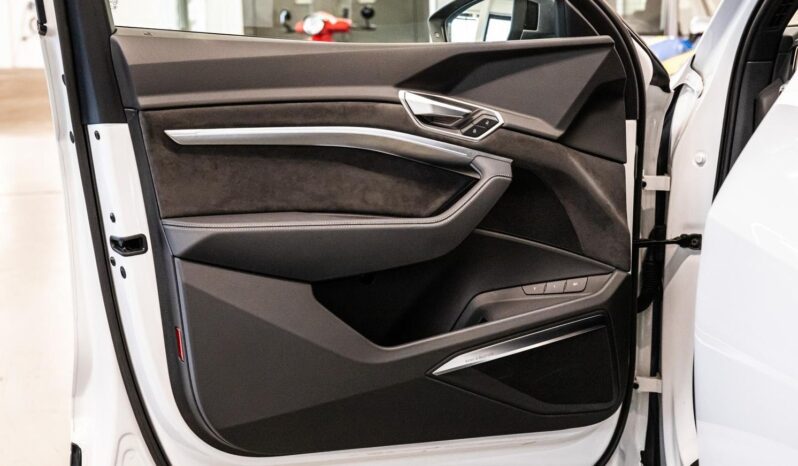 Audi E-Tron Sportback full